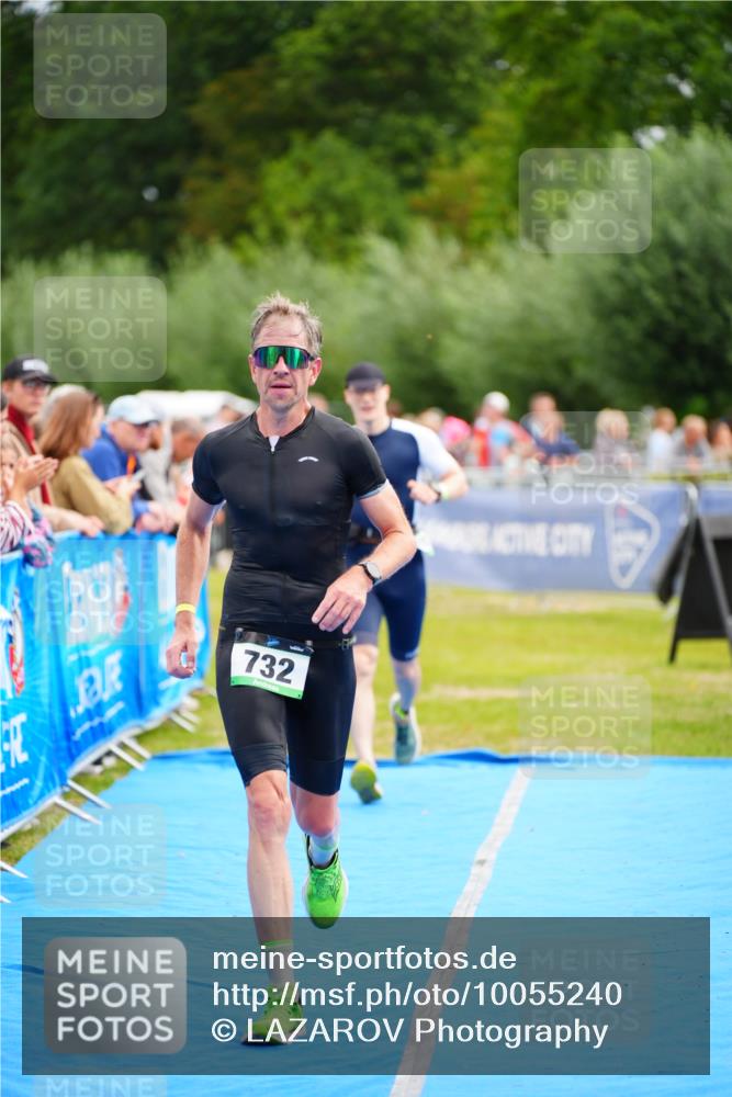 30.08.2026 - Elbe Triathlon Hamburg LAZAROV Photography http://msf.ph/oto/10055240 30.08.2026 11:02:20 Ziel 501, 529, 732 meine-sportfotos.de