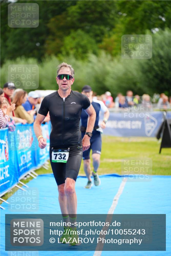 30.08.2026 - Elbe Triathlon Hamburg LAZAROV Photography http://msf.ph/oto/10055243 30.08.2026 11:02:20 Ziel 501, 529, 732 meine-sportfotos.de