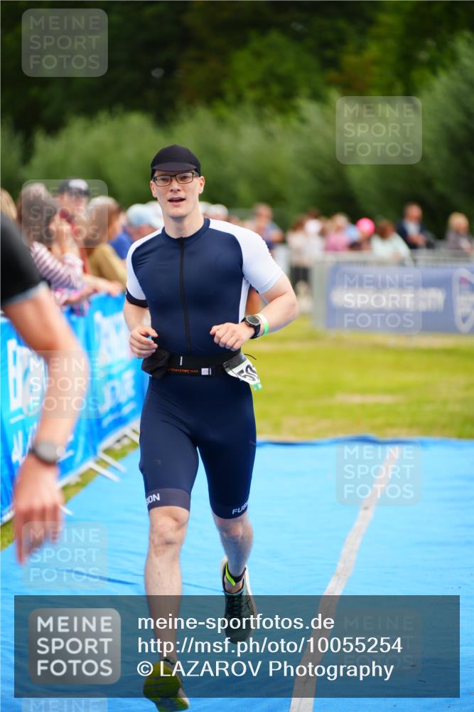 30.08.2026 - Elbe Triathlon Hamburg LAZAROV Photography http://msf.ph/oto/10055254 30.08.2026 11:02:22 Ziel 501, 529, 597, 732 meine-sportfotos.de
