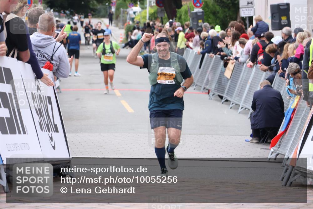30.08.2026 - Blankeneser Heldenlauf Lena Gebhardt http://msf.ph/oto/10055256 30.08.2026 12:08:17 Ziel 2037 meine-sportfotos.de