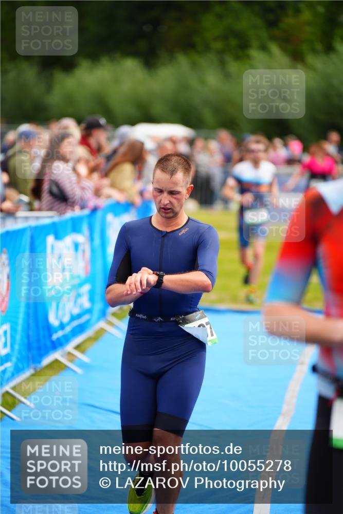 30.08.2026 - Elbe Triathlon Hamburg LAZAROV Photography http://msf.ph/oto/10055278 30.08.2026 11:02:32 Ziel 434, 529, 552, 597, 637, 739, 1116 meine-sportfotos.de