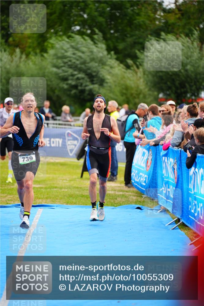 30.08.2026 - Elbe Triathlon Hamburg LAZAROV Photography http://msf.ph/oto/10055309 30.08.2026 11:02:36 Ziel 434, 552, 637, 739, 1116 meine-sportfotos.de