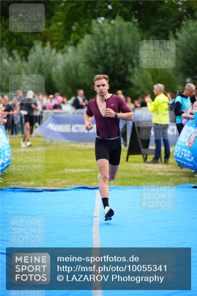 30.08.2026 - Elbe Triathlon Hamburg LAZAROV Photography http://msf.ph/oto/10055341 30.08.2026 11:02:50 Ziel 525 meine-sportfotos.de