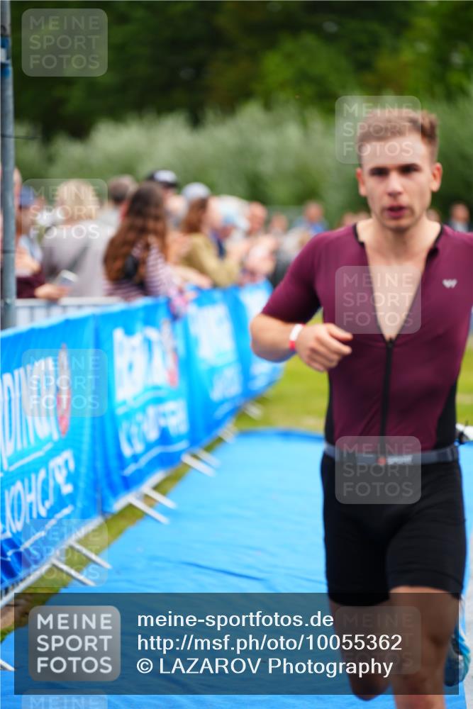 30.08.2026 - Elbe Triathlon Hamburg LAZAROV Photography http://msf.ph/oto/10055362 30.08.2026 11:02:52 Ziel 408, 525 meine-sportfotos.de