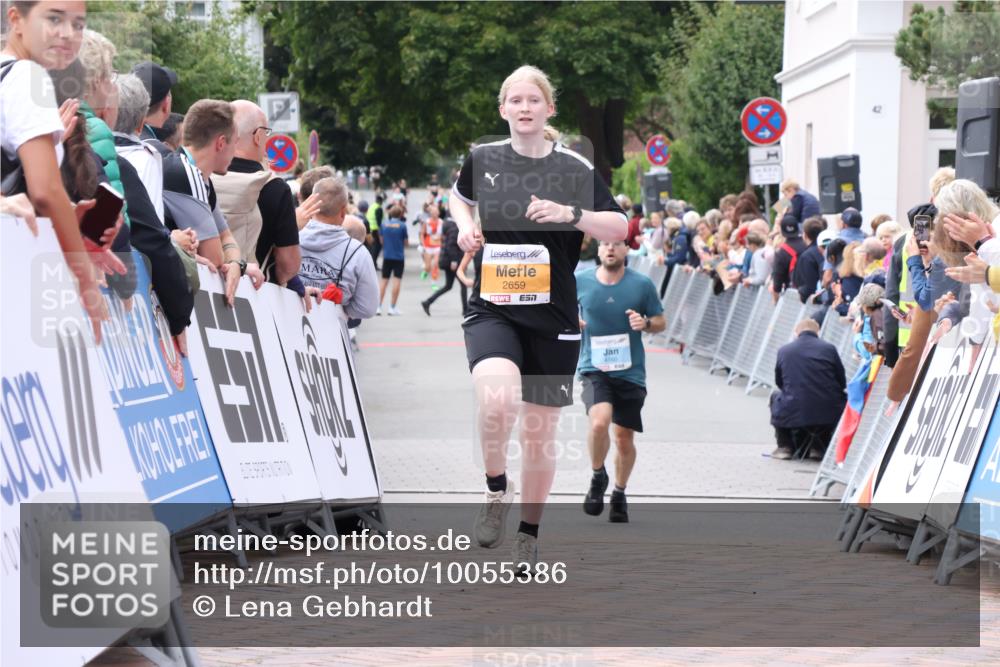 30.08.2026 - Blankeneser Heldenlauf Lena Gebhardt http://msf.ph/oto/10055386 30.08.2026 12:08:42 Ziel 2659, 2792, 4160 meine-sportfotos.de