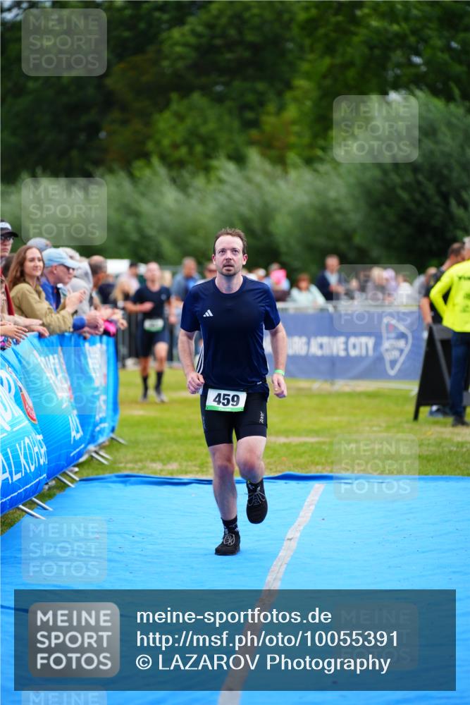 30.08.2026 - Elbe Triathlon Hamburg LAZAROV Photography http://msf.ph/oto/10055391 30.08.2026 11:03:17 Ziel 459, 563 meine-sportfotos.de