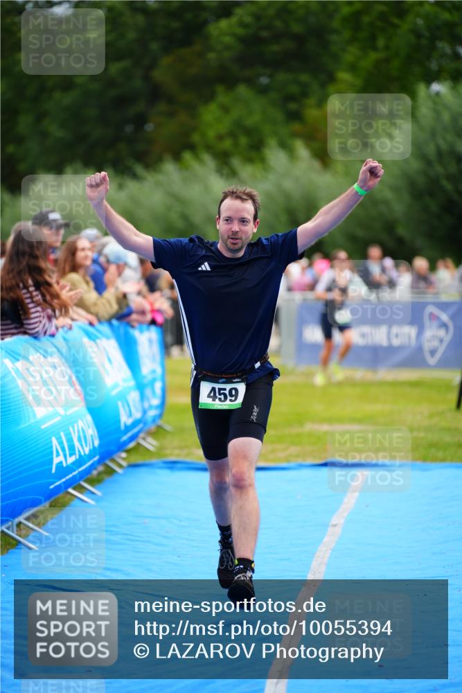 30.08.2026 - Elbe Triathlon Hamburg LAZAROV Photography http://msf.ph/oto/10055394 30.08.2026 11:03:18 Ziel 459, 563 meine-sportfotos.de