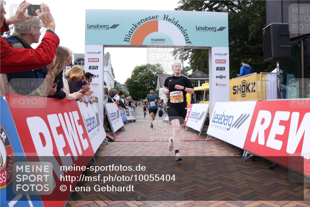 30.08.2026 - Blankeneser Heldenlauf Lena Gebhardt http://msf.ph/oto/10055404 30.08.2026 12:08:45 Ziel 2659, 2792, 4160 meine-sportfotos.de