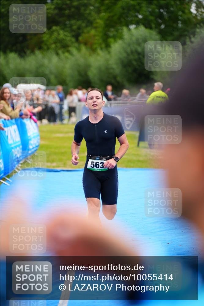 30.08.2026 - Elbe Triathlon Hamburg LAZAROV Photography http://msf.ph/oto/10055414 30.08.2026 11:03:22 Ziel 563 meine-sportfotos.de