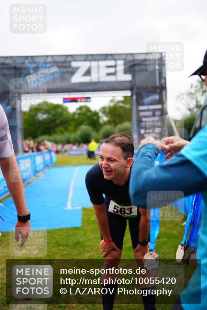 30.08.2026 - Elbe Triathlon Hamburg LAZAROV Photography http://msf.ph/oto/10055420 30.08.2026 11:03:26 Ziel 563 meine-sportfotos.de