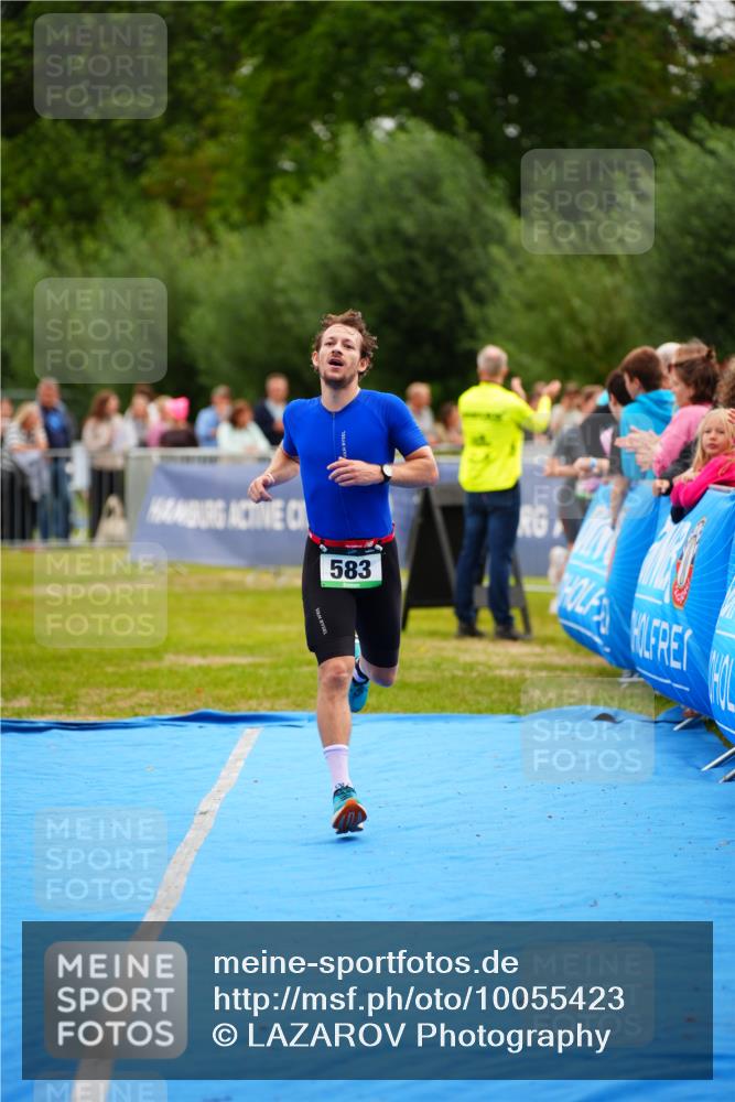 30.08.2026 - Elbe Triathlon Hamburg LAZAROV Photography http://msf.ph/oto/10055423 30.08.2026 11:03:40 Ziel 583 meine-sportfotos.de