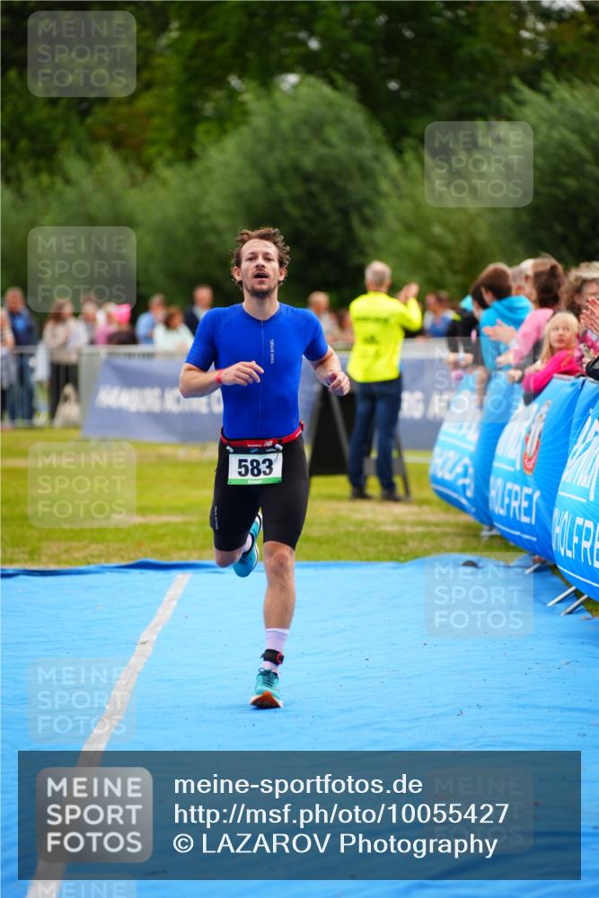 30.08.2026 - Elbe Triathlon Hamburg LAZAROV Photography http://msf.ph/oto/10055427 30.08.2026 11:03:41 Ziel 583 meine-sportfotos.de