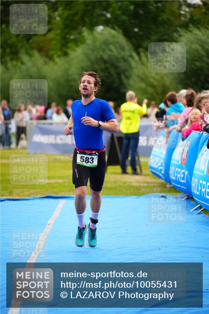 30.08.2026 - Elbe Triathlon Hamburg LAZAROV Photography http://msf.ph/oto/10055431 30.08.2026 11:03:41 Ziel 583 meine-sportfotos.de