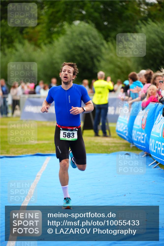 30.08.2026 - Elbe Triathlon Hamburg LAZAROV Photography http://msf.ph/oto/10055433 30.08.2026 11:03:41 Ziel 583 meine-sportfotos.de