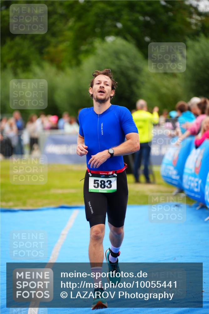 30.08.2026 - Elbe Triathlon Hamburg LAZAROV Photography http://msf.ph/oto/10055441 30.08.2026 11:03:42 Ziel 583 meine-sportfotos.de