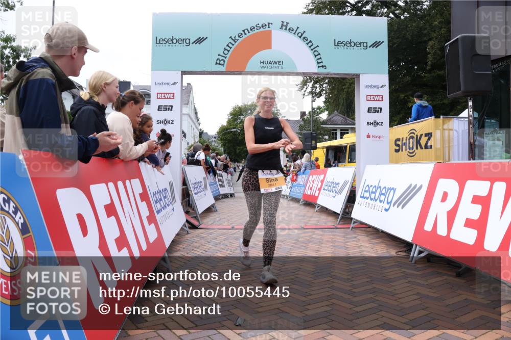 30.08.2026 - Blankeneser Heldenlauf Lena Gebhardt http://msf.ph/oto/10055445 30.08.2026 12:08:53 Ziel 2448, 2841, 4160 meine-sportfotos.de