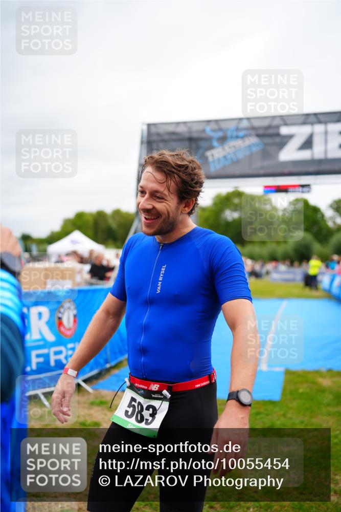 30.08.2026 - Elbe Triathlon Hamburg LAZAROV Photography http://msf.ph/oto/10055454 30.08.2026 11:03:46 Ziel  meine-sportfotos.de