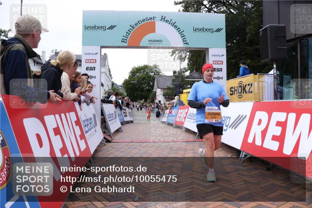 30.08.2026 - Blankeneser Heldenlauf Lena Gebhardt http://msf.ph/oto/10055475 30.08.2026 12:08:57 Ziel 2304, 2448, 2841 meine-sportfotos.de