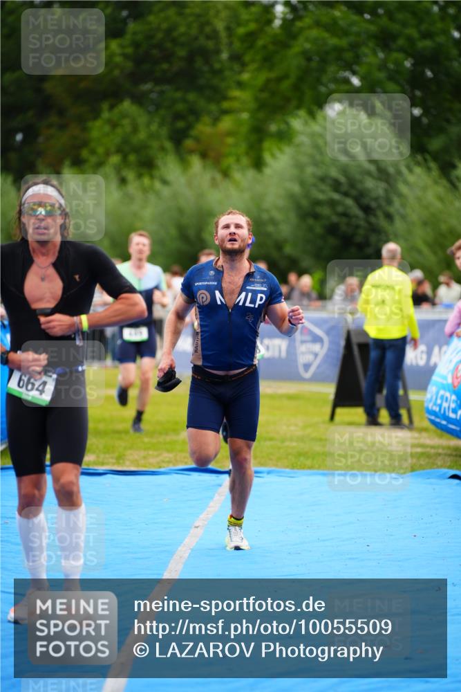 30.08.2026 - Elbe Triathlon Hamburg LAZAROV Photography http://msf.ph/oto/10055509 30.08.2026 11:04:03 Ziel 449, 642, 658, 664, 1897 meine-sportfotos.de