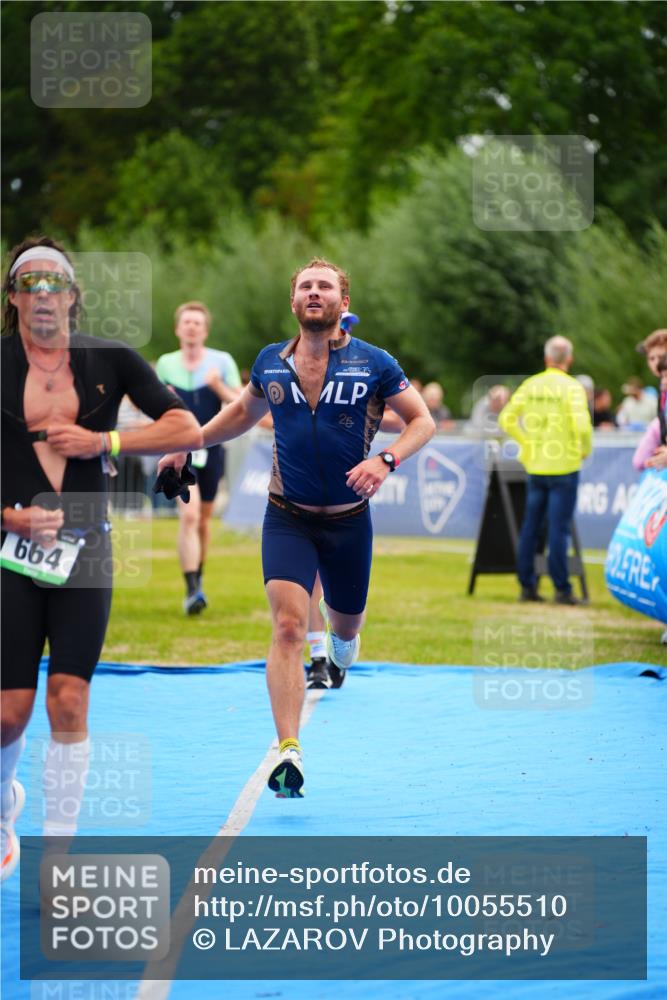 30.08.2026 - Elbe Triathlon Hamburg LAZAROV Photography http://msf.ph/oto/10055510 30.08.2026 11:04:03 Ziel 449, 642, 658, 664, 1897 meine-sportfotos.de