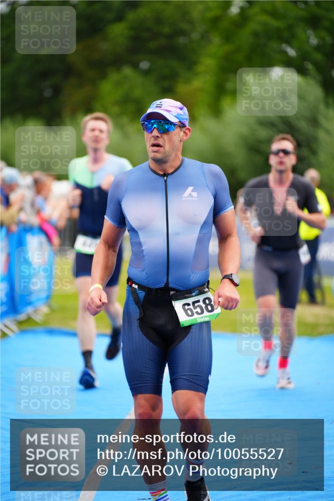 30.08.2026 - Elbe Triathlon Hamburg LAZAROV Photography http://msf.ph/oto/10055527 30.08.2026 11:04:06 Ziel 449, 642, 658, 664, 1897 meine-sportfotos.de