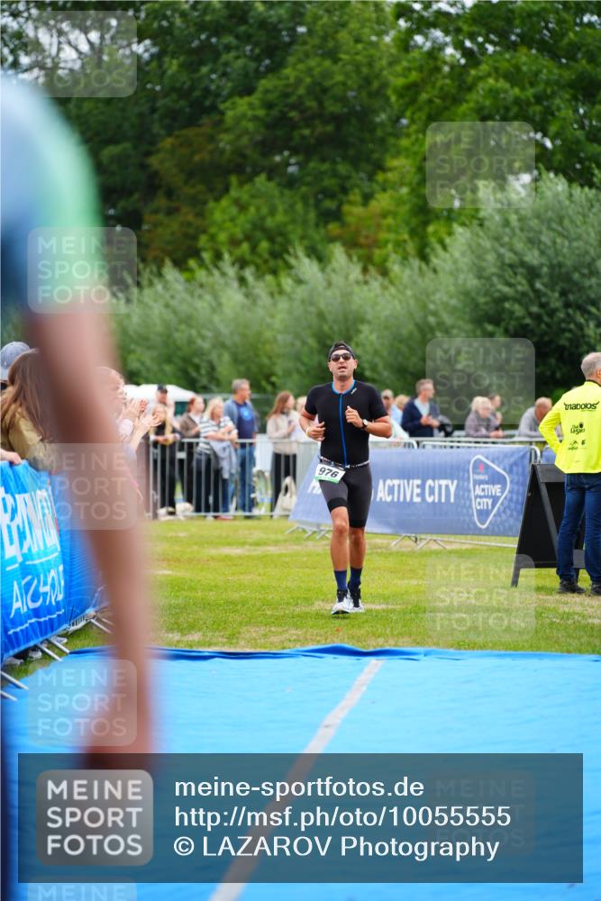 30.08.2026 - Elbe Triathlon Hamburg LAZAROV Photography http://msf.ph/oto/10055555 30.08.2026 11:04:13 Ziel 976 meine-sportfotos.de