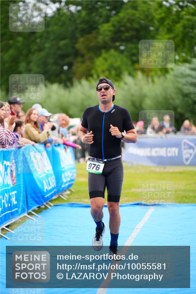 30.08.2026 - Elbe Triathlon Hamburg LAZAROV Photography http://msf.ph/oto/10055581 30.08.2026 11:04:17 Ziel 976 meine-sportfotos.de