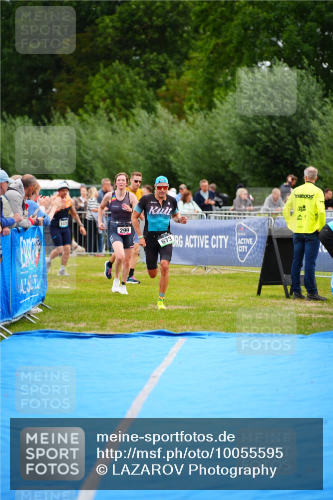 30.08.2026 - Elbe Triathlon Hamburg LAZAROV Photography http://msf.ph/oto/10055595 30.08.2026 11:04:44 Ziel 299, 673 meine-sportfotos.de