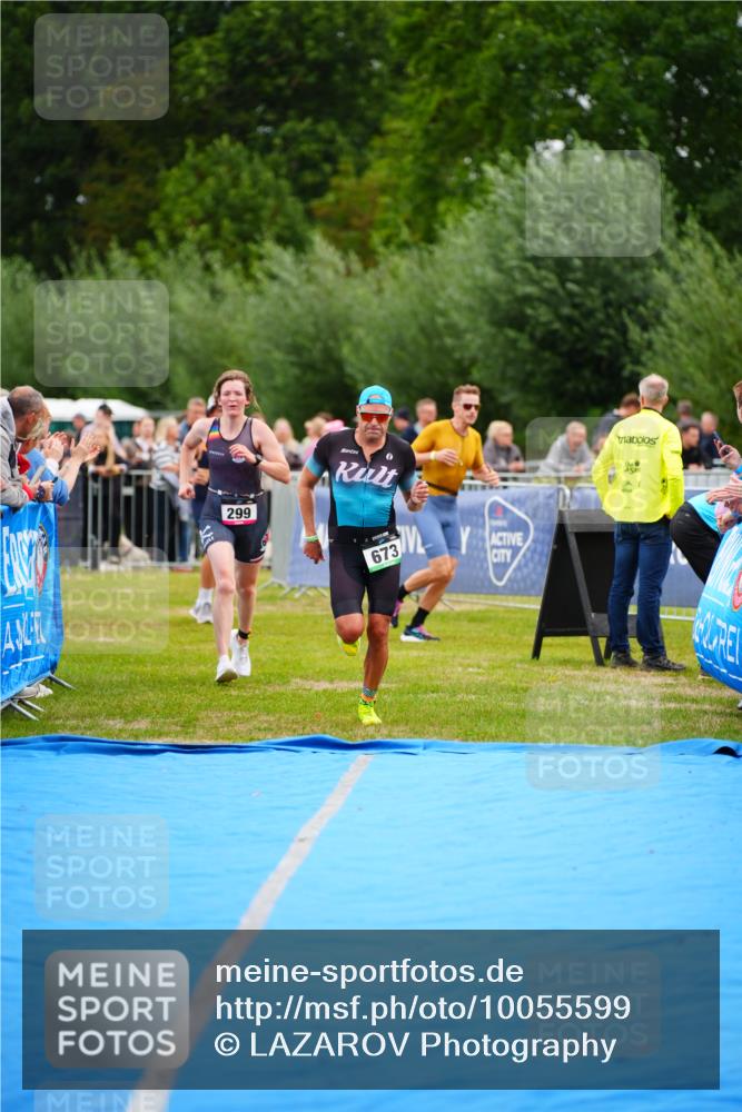 30.08.2026 - Elbe Triathlon Hamburg LAZAROV Photography http://msf.ph/oto/10055599 30.08.2026 11:04:45 Ziel 299, 673 meine-sportfotos.de