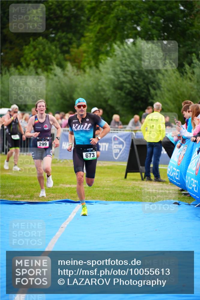 30.08.2026 - Elbe Triathlon Hamburg LAZAROV Photography http://msf.ph/oto/10055613 30.08.2026 11:04:46 Ziel 299, 673 meine-sportfotos.de