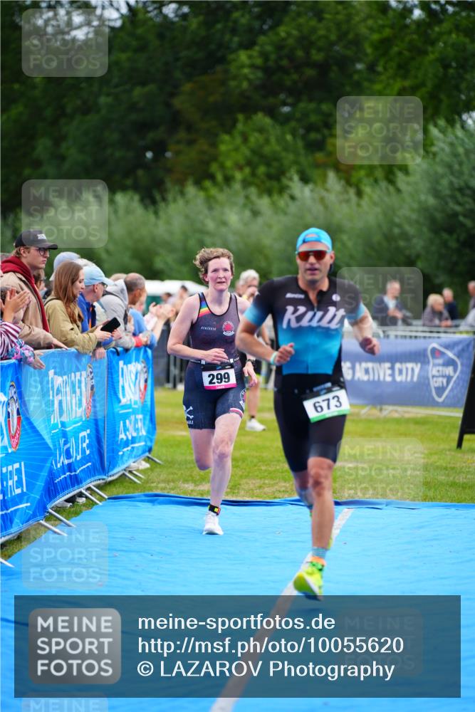 30.08.2026 - Elbe Triathlon Hamburg LAZAROV Photography http://msf.ph/oto/10055620 30.08.2026 11:04:47 Ziel 299, 673 meine-sportfotos.de