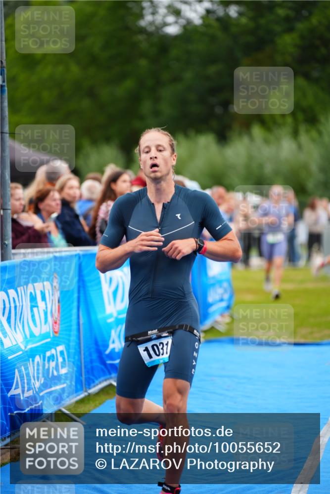 30.08.2026 - Elbe Triathlon Hamburg LAZAROV Photography http://msf.ph/oto/10055652 30.08.2026 11:05:02 Ziel 554, 1031 meine-sportfotos.de