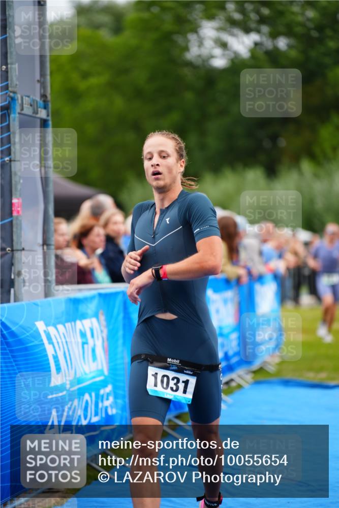 30.08.2026 - Elbe Triathlon Hamburg LAZAROV Photography http://msf.ph/oto/10055654 30.08.2026 11:05:02 Ziel 554, 1031 meine-sportfotos.de