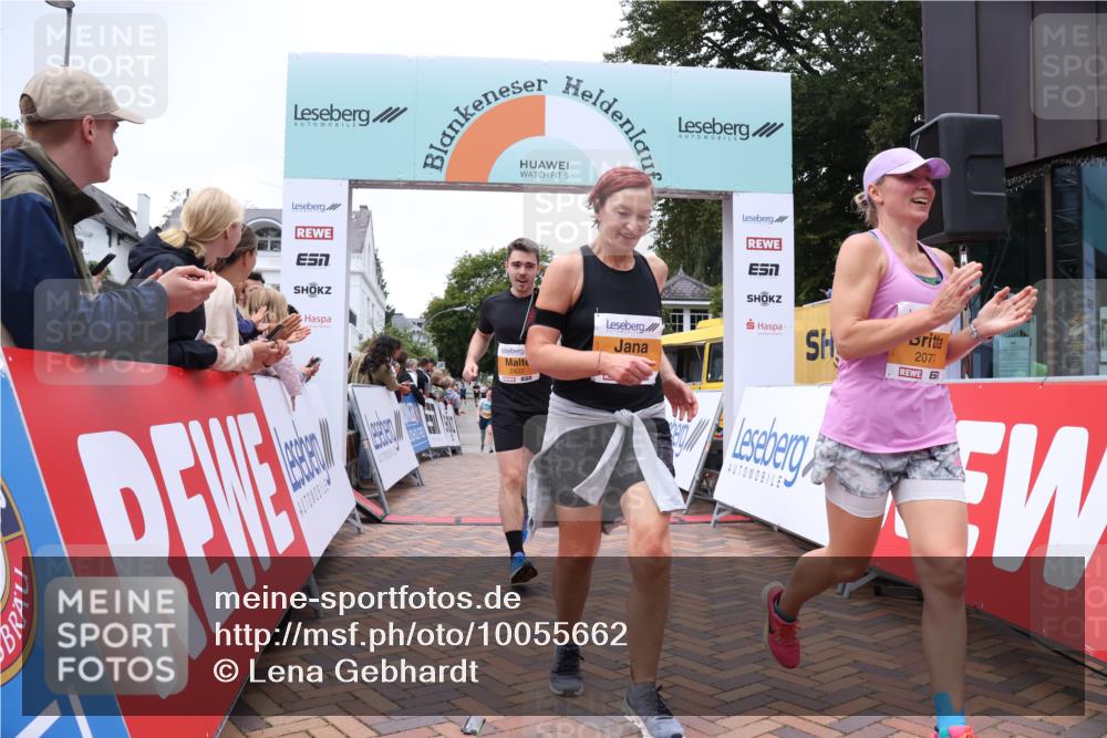 30.08.2026 - Blankeneser Heldenlauf Lena Gebhardt http://msf.ph/oto/10055662 30.08.2026 12:09:33 Ziel 2076, 2077, 2157, 2422 meine-sportfotos.de