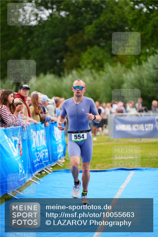 30.08.2026 - Elbe Triathlon Hamburg LAZAROV Photography http://msf.ph/oto/10055663 30.08.2026 11:05:07 Ziel 554, 656 meine-sportfotos.de