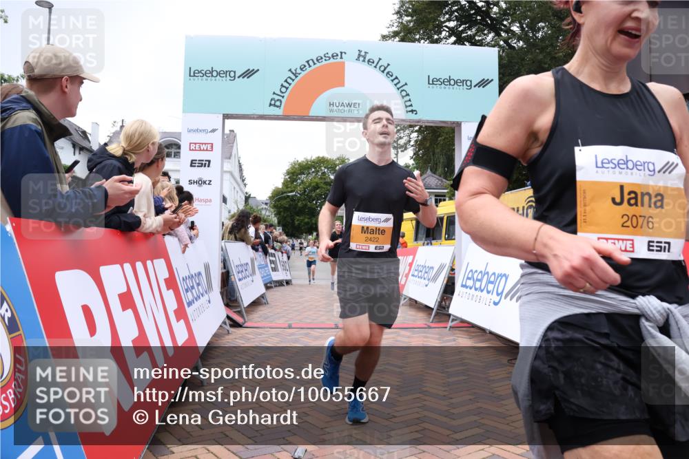 30.08.2026 - Blankeneser Heldenlauf Lena Gebhardt http://msf.ph/oto/10055667 30.08.2026 12:09:33 Ziel 2076, 2077, 2157, 2422 meine-sportfotos.de