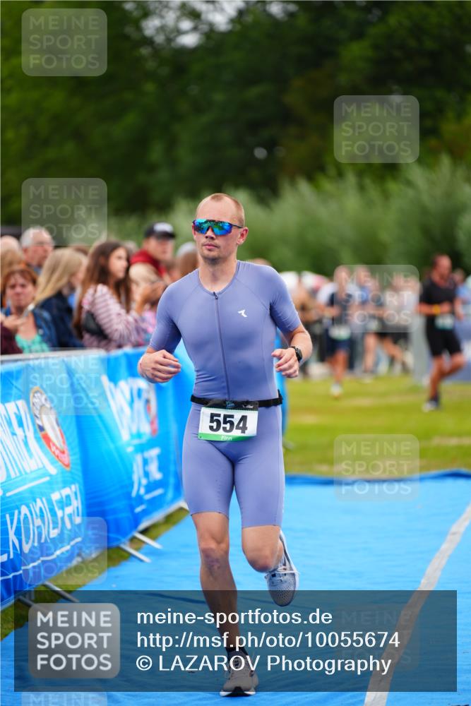 30.08.2026 - Elbe Triathlon Hamburg LAZAROV Photography http://msf.ph/oto/10055674 30.08.2026 11:05:08 Ziel 554, 656 meine-sportfotos.de