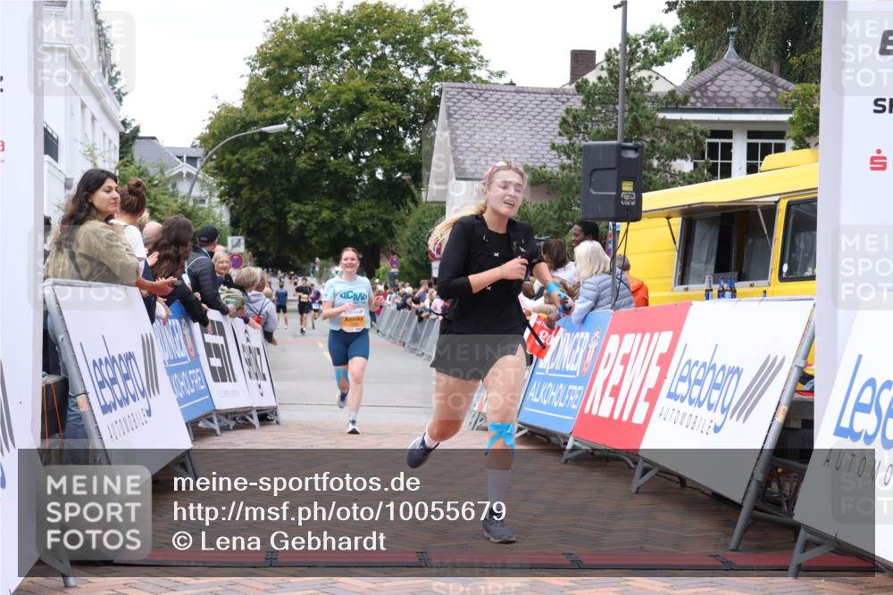 30.08.2026 - Blankeneser Heldenlauf Lena Gebhardt http://msf.ph/oto/10055679 30.08.2026 12:09:35 Ziel 2036, 2076, 2077, 2157, 2422 meine-sportfotos.de
