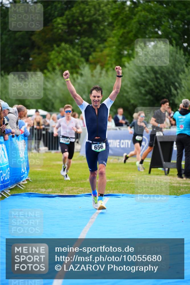 30.08.2026 - Elbe Triathlon Hamburg LAZAROV Photography http://msf.ph/oto/10055680 30.08.2026 11:05:14 Ziel 656, 698, 1008 meine-sportfotos.de