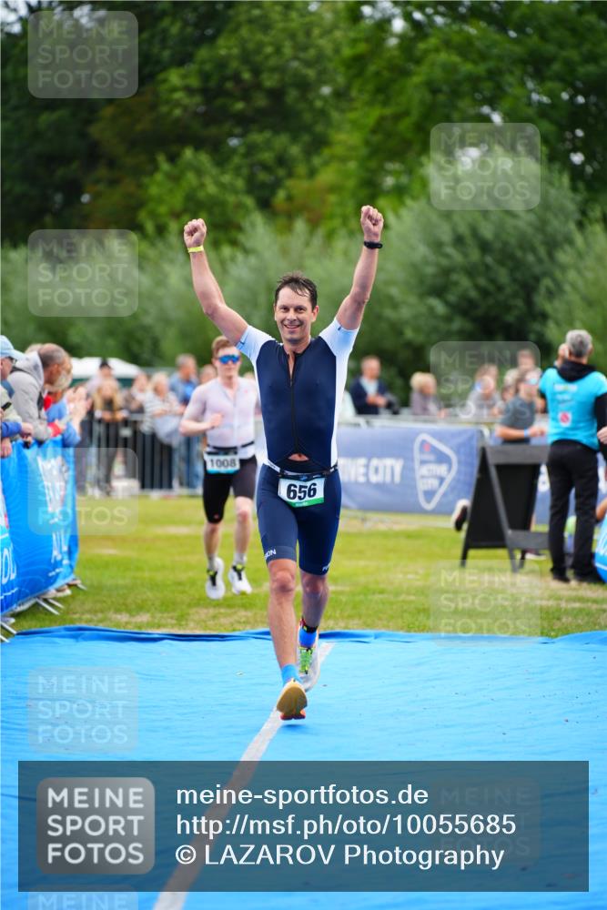 30.08.2026 - Elbe Triathlon Hamburg LAZAROV Photography http://msf.ph/oto/10055685 30.08.2026 11:05:14 Ziel 656, 698, 1008 meine-sportfotos.de