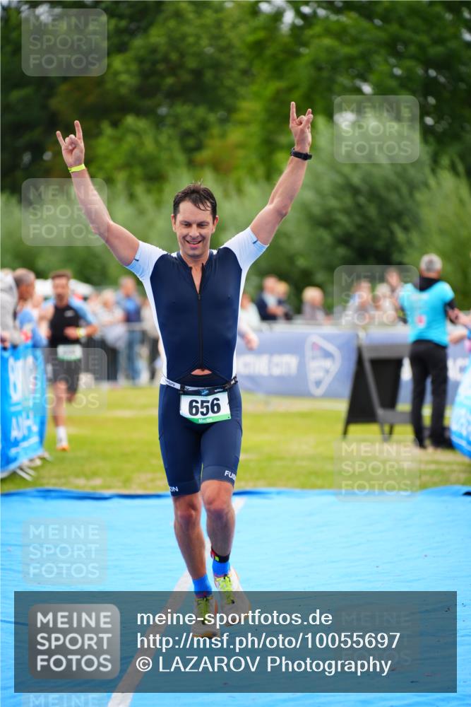 30.08.2026 - Elbe Triathlon Hamburg LAZAROV Photography http://msf.ph/oto/10055697 30.08.2026 11:05:15 Ziel 656, 698, 1008 meine-sportfotos.de