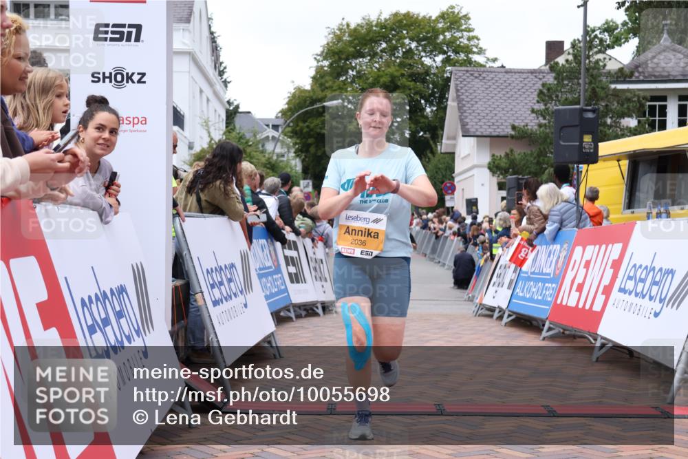 30.08.2026 - Blankeneser Heldenlauf Lena Gebhardt http://msf.ph/oto/10055698 30.08.2026 12:09:38 Ziel 2036, 2076, 2077, 2157, 2422 meine-sportfotos.de