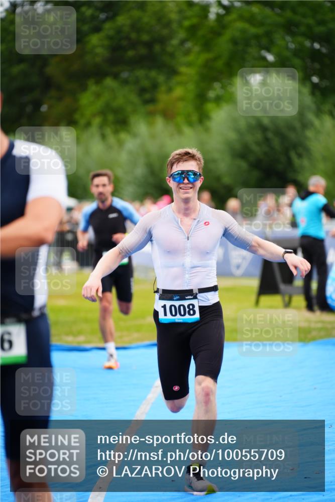 30.08.2026 - Elbe Triathlon Hamburg LAZAROV Photography http://msf.ph/oto/10055709 30.08.2026 11:05:17 Ziel 656, 698, 1008 meine-sportfotos.de
