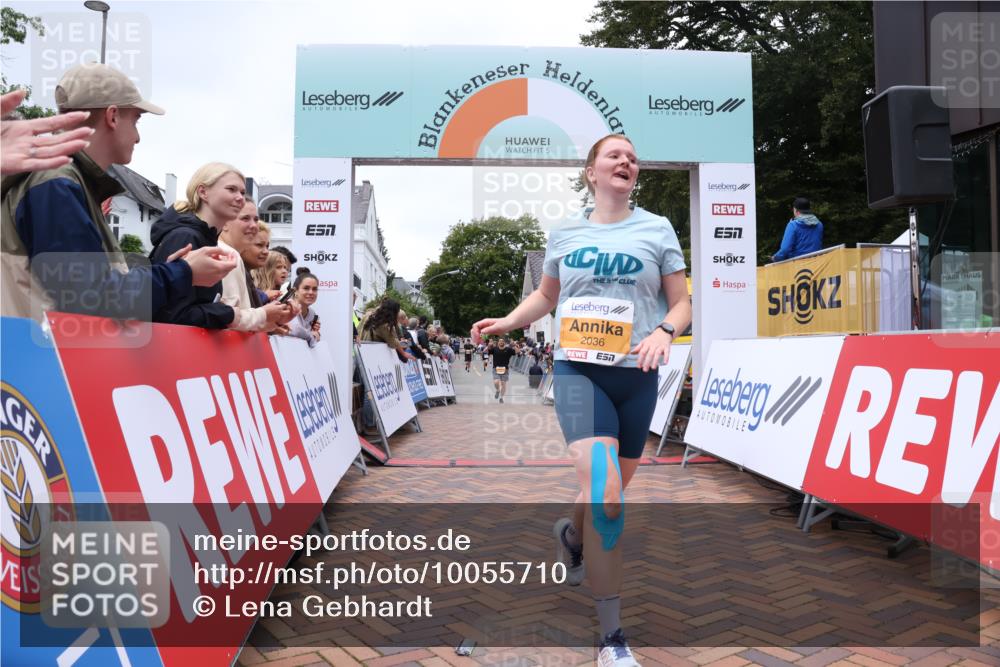 30.08.2026 - Blankeneser Heldenlauf Lena Gebhardt http://msf.ph/oto/10055710 30.08.2026 12:09:39 Ziel 2036, 2076, 2077, 2157, 2422 meine-sportfotos.de
