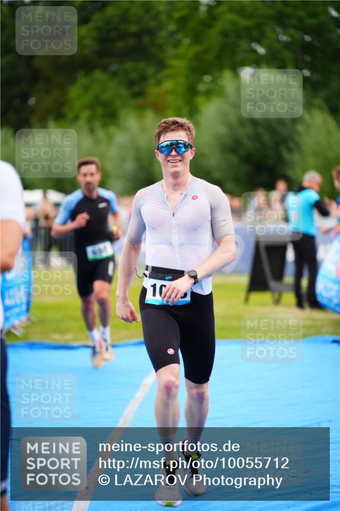 30.08.2026 - Elbe Triathlon Hamburg LAZAROV Photography http://msf.ph/oto/10055712 30.08.2026 11:05:17 Ziel 656, 698, 1008 meine-sportfotos.de