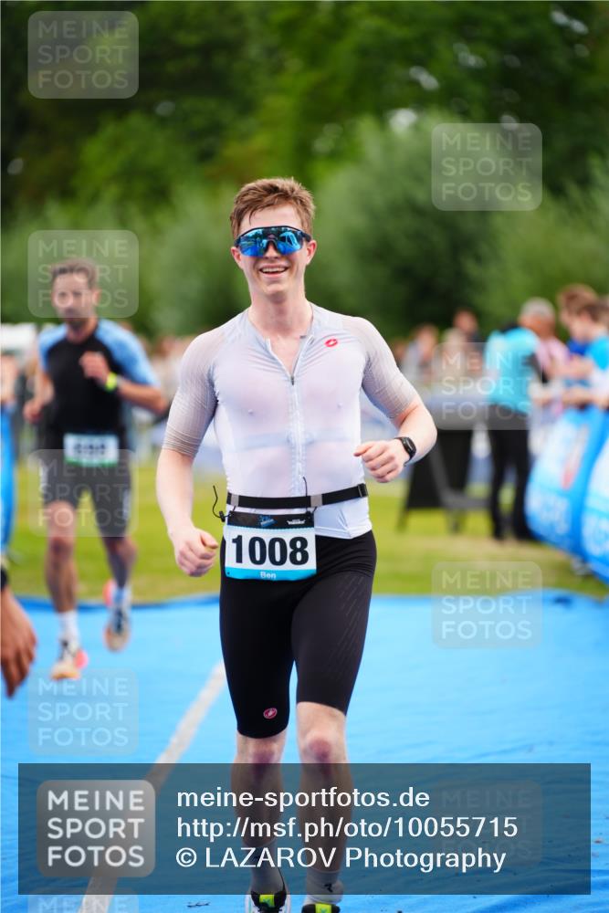 30.08.2026 - Elbe Triathlon Hamburg LAZAROV Photography http://msf.ph/oto/10055715 30.08.2026 11:05:18 Ziel 656, 698, 1008 meine-sportfotos.de