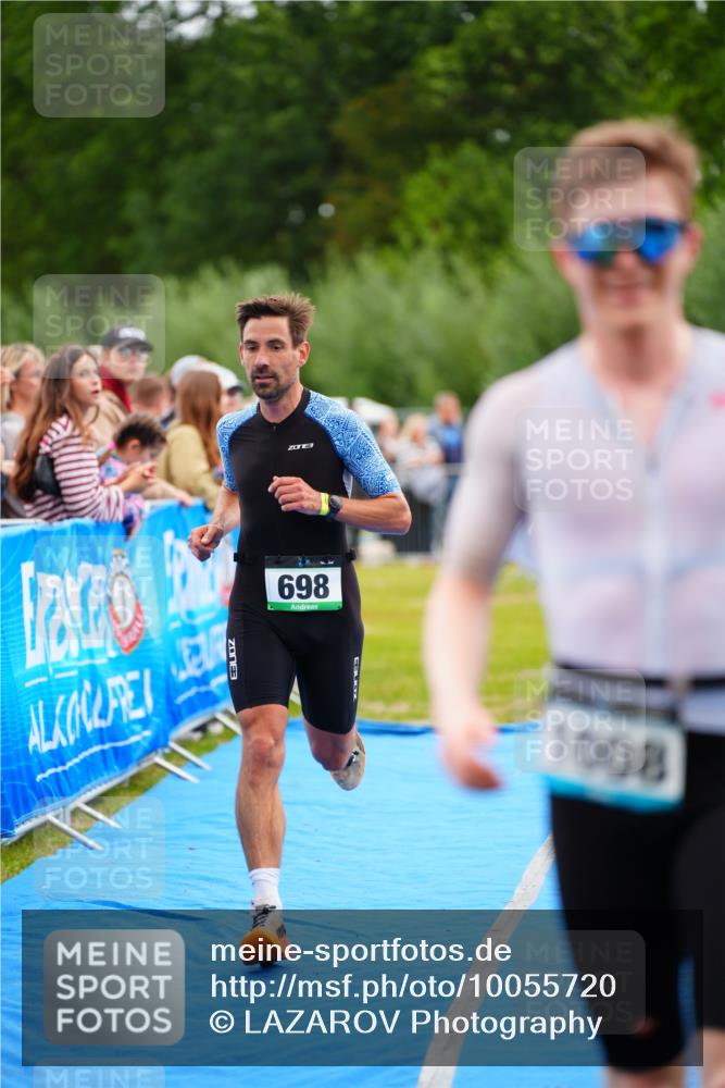 30.08.2026 - Elbe Triathlon Hamburg LAZAROV Photography http://msf.ph/oto/10055720 30.08.2026 11:05:19 Ziel 656, 698, 1008 meine-sportfotos.de