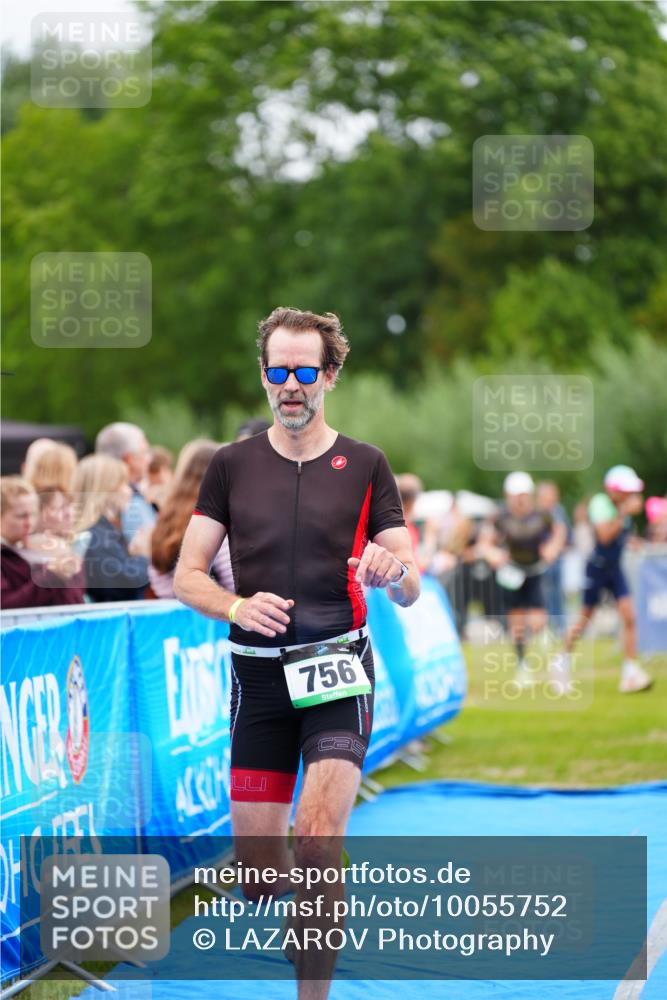 30.08.2026 - Elbe Triathlon Hamburg LAZAROV Photography http://msf.ph/oto/10055752 30.08.2026 11:05:44 Ziel 747, 756 meine-sportfotos.de