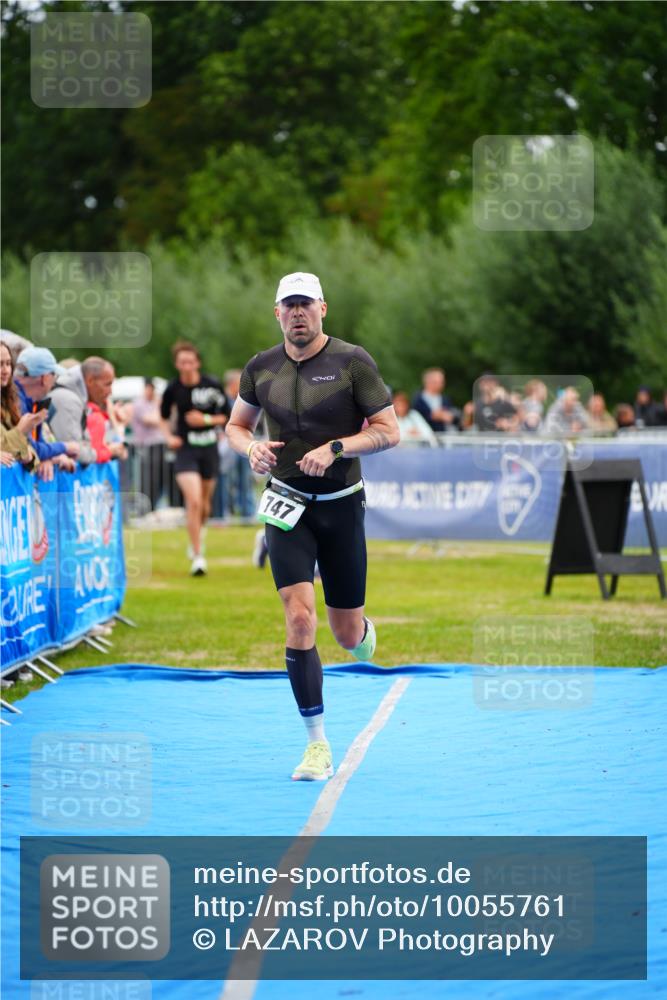 30.08.2026 - Elbe Triathlon Hamburg LAZAROV Photography http://msf.ph/oto/10055761 30.08.2026 11:05:49 Ziel 414, 747 meine-sportfotos.de