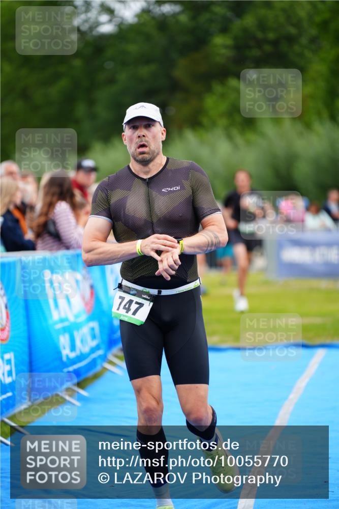 30.08.2026 - Elbe Triathlon Hamburg LAZAROV Photography http://msf.ph/oto/10055770 30.08.2026 11:05:50 Ziel 414, 431, 747 meine-sportfotos.de